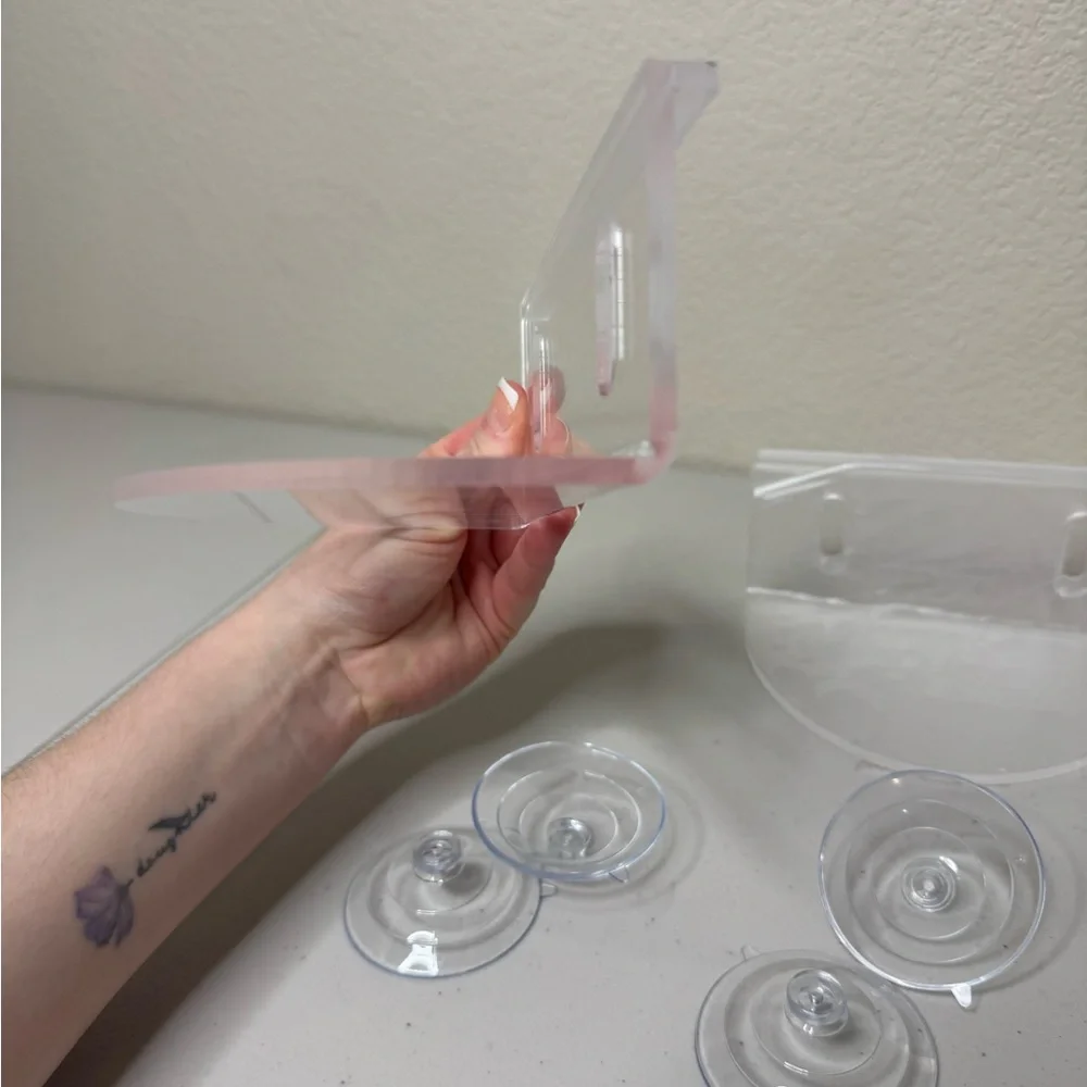 NWT Clear Acrylic Wall Mounts with Suction Cups For Windows, Glass, Mirrors,Etc